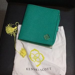 Flash sale NWT Kendra Scott Jewelry Organizer